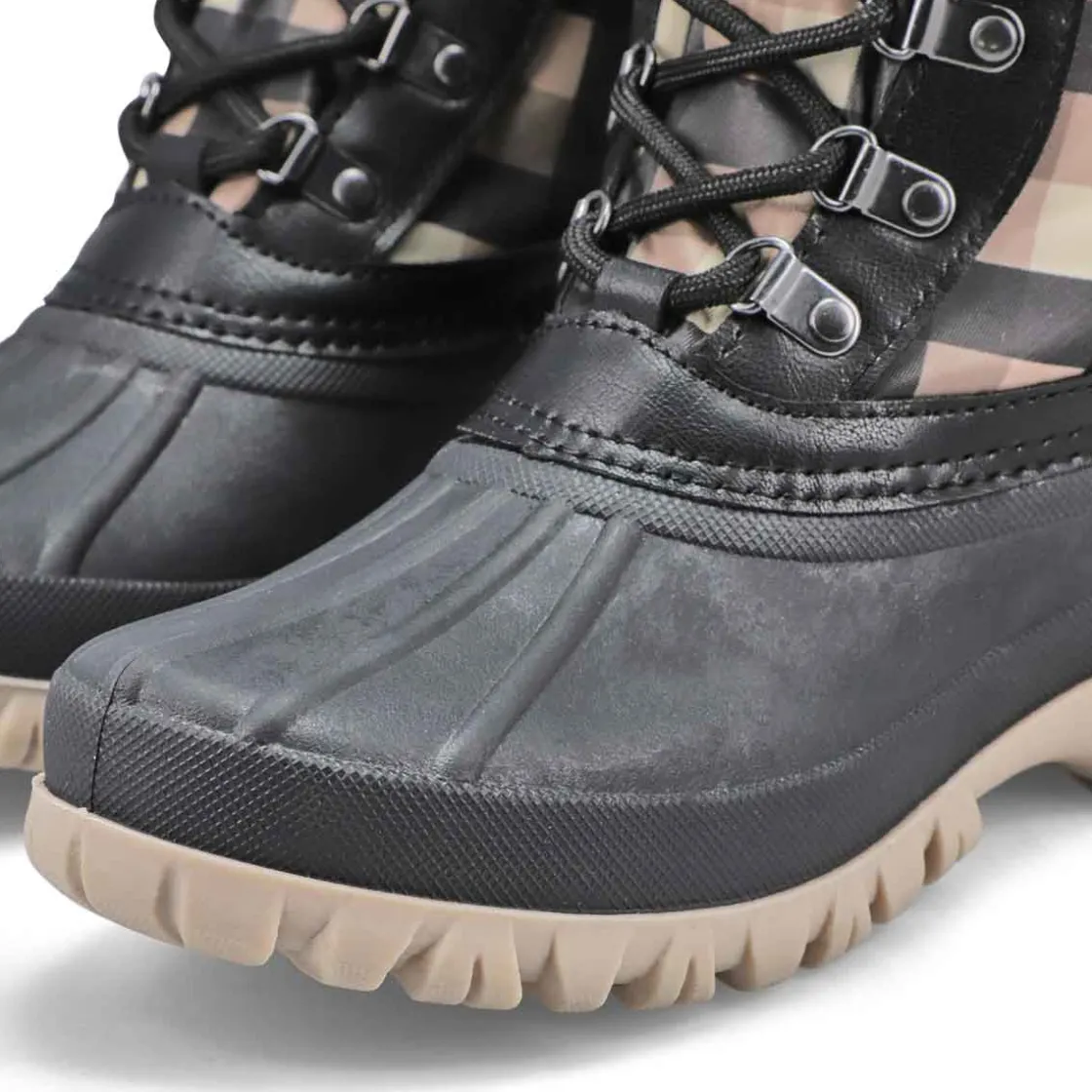 Cougar Creek Women Black/Maple Plaid New